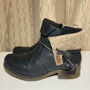 Rieker Fee 93 Women's 38 US 7-7.5 Plush Lined Leather Ankle Black Tan 79693
